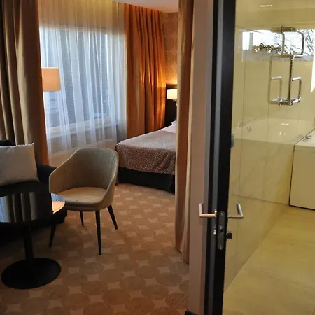 Kalev & Waterpark 4*